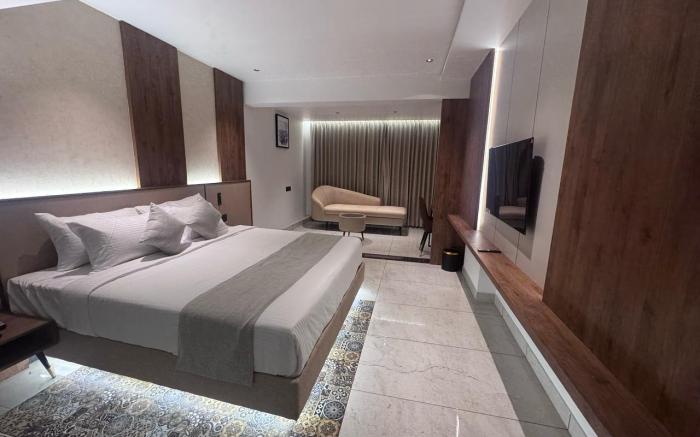 Royal Plaza Inn by RAK Rooms