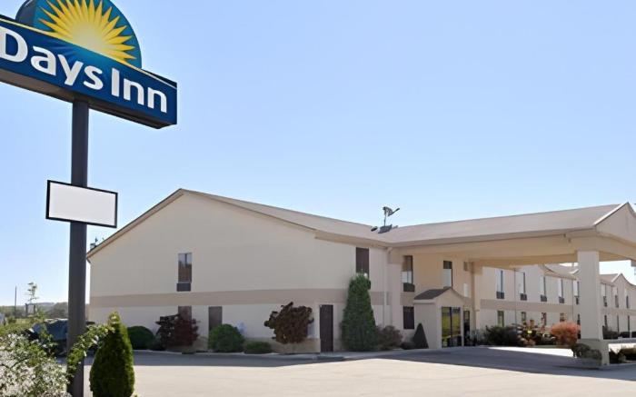 Days Inn & Suites by Wyndham Gonzales TX