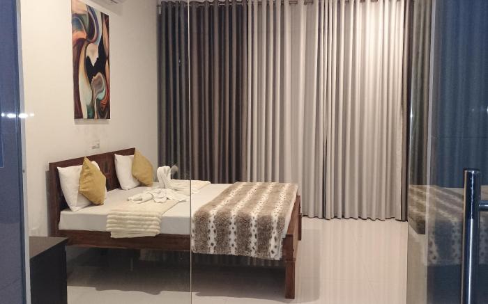Pearl White Residency