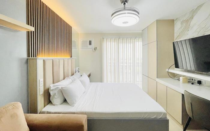 * * *BT 1 Chic City Studio Retreat