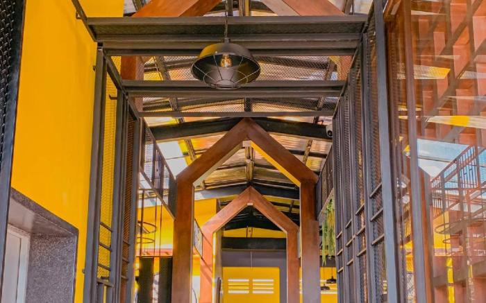 The Twizt-Lifestyle Hostel & Hotel