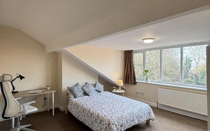 Bright and Cozy Stay in leeds