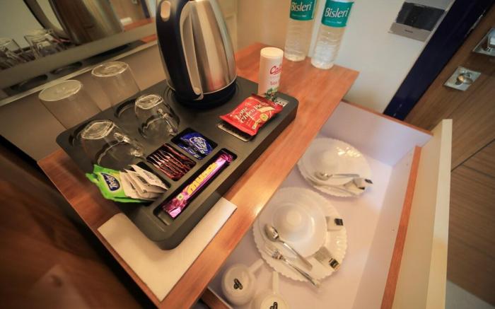 Clean | 24*7 AC & Independent Stay in Gomti Nagar