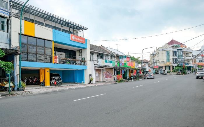 Sans Hotel Mataram Malioboro