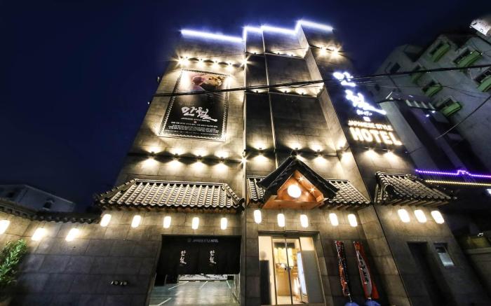 Manwol Hotel