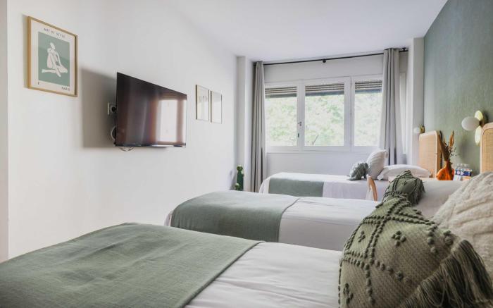 Modern "Green Suites" Residence