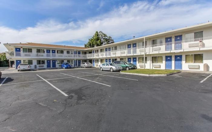 Super 8 by Wyndham Santa Clara
