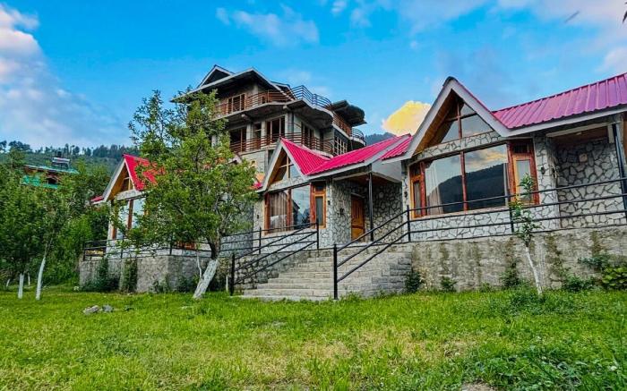 Kahaani | Luxury Wooden Chalet in Manali