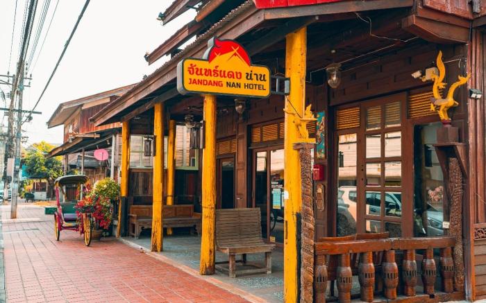 Chandaeng hotel Nan