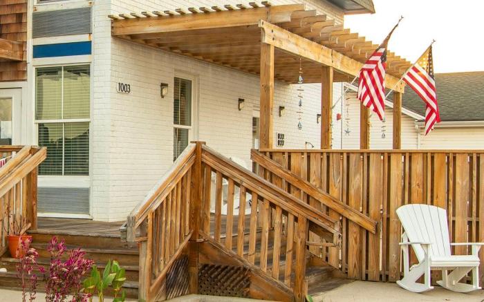 Ocean Sands Beach Boutique Inn - Stay By the Beach