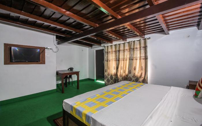 OYO 18758 Spacious Cottage