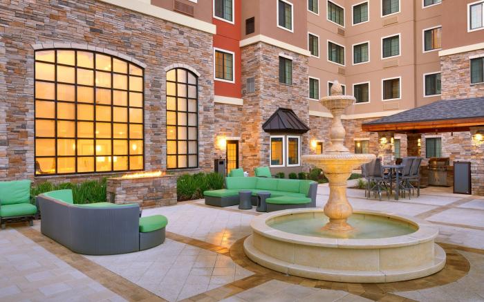 Holiday Inn Express & Suites Gainesville I-75 By IHG