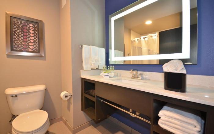 Holiday Inn Express & Suites Oklahoma City Mid - Arpt Area By IHG