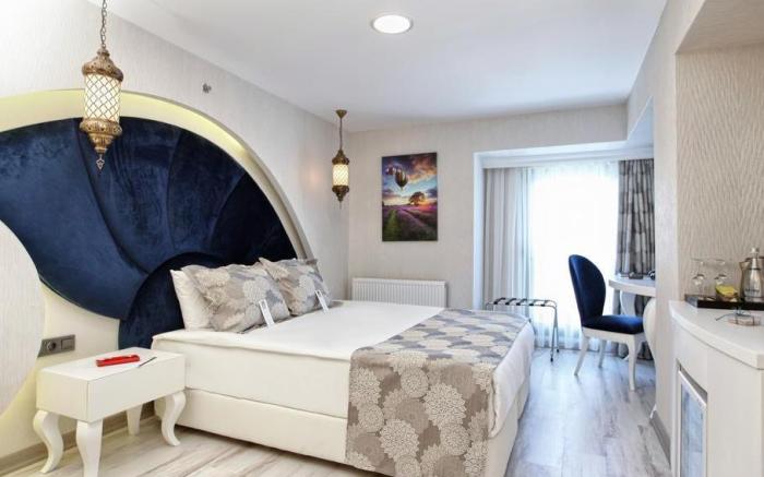 Demonti Hotel