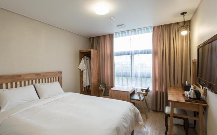 Elin Hotel (Korea Quality)