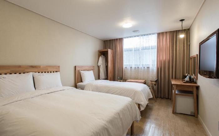 Elin Hotel (Korea Quality)
