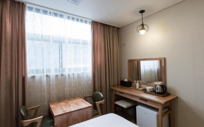 Elin Hotel (Korea Quality)