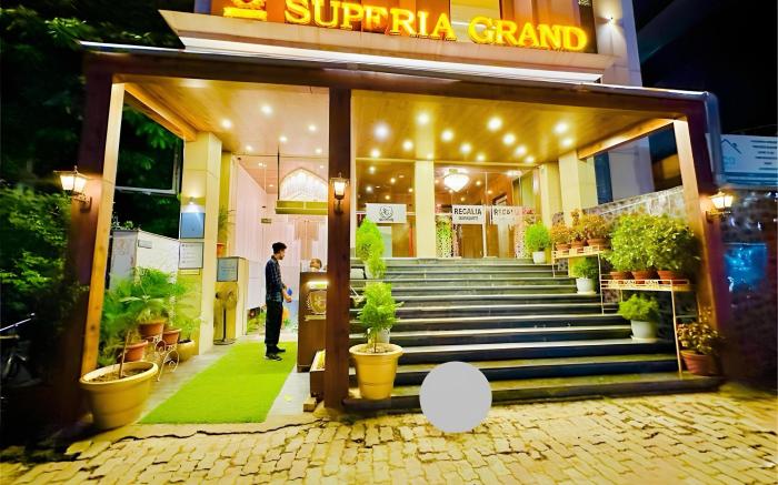 HOTEL SUPERIA GRAND