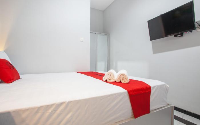 RedDoorz Plus near Politeknik Negeri Malang