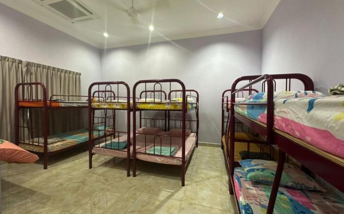 Karen Homestay Likas