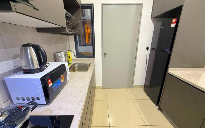 Spacious 3BD W 2BA & Kitchen @ M Vertika (B-12-02)