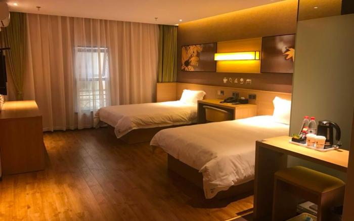 IU Hotel Taizhou Wanda Plaza