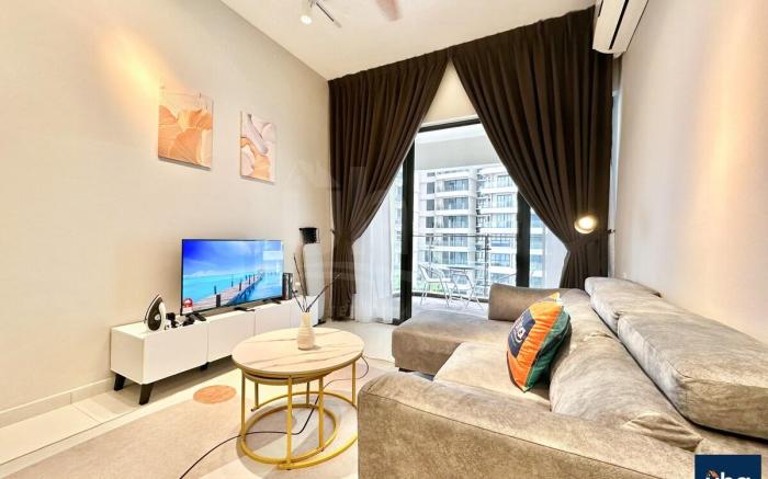 Khaleesya Suite. CG Pool View @2BR 4Pax near CIQ