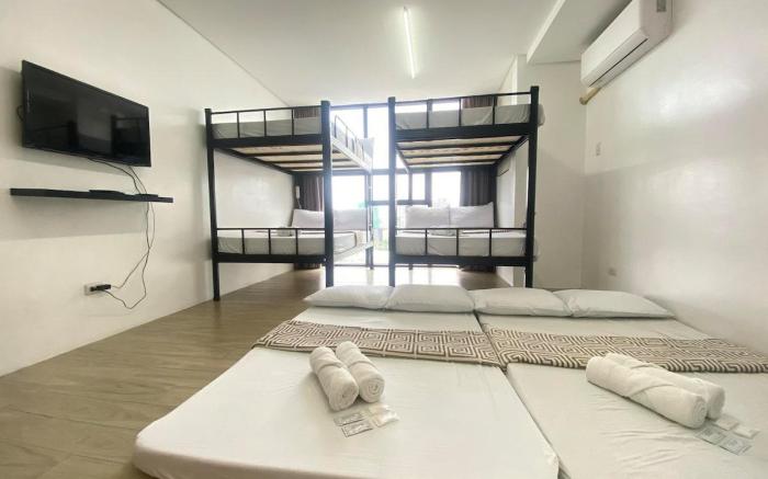 1606  Pool, Gym, Wi-Fi+ Netflix