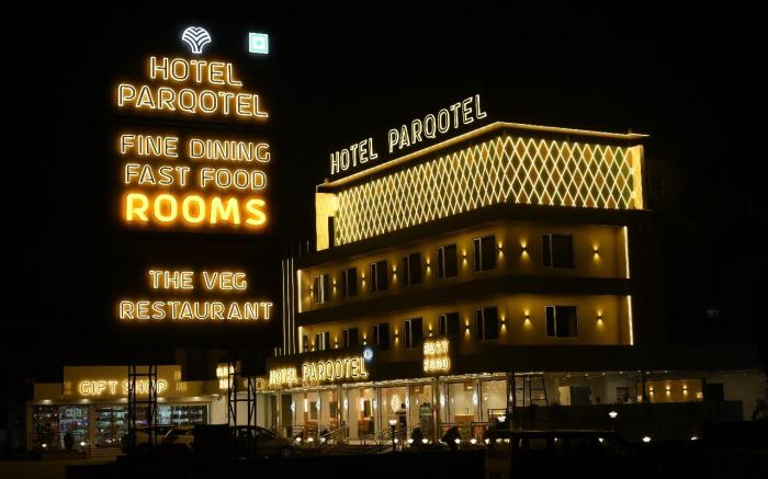 HOTEL PARQOTEL