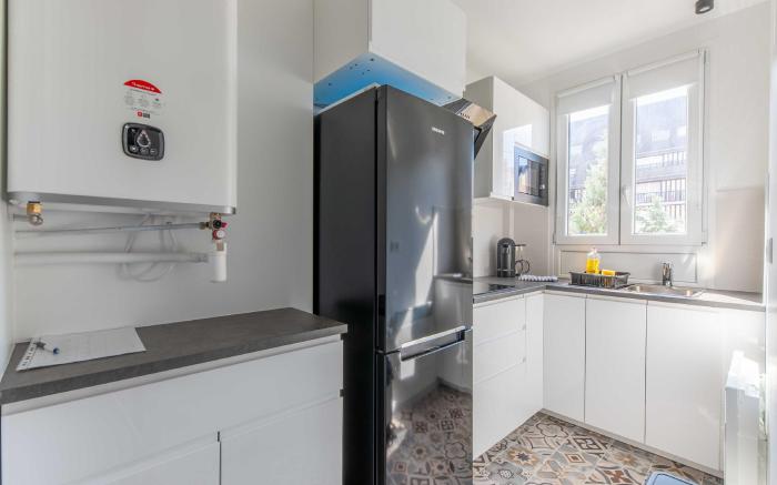 Studio sleeps 4 with terrace, 500m Place Morny