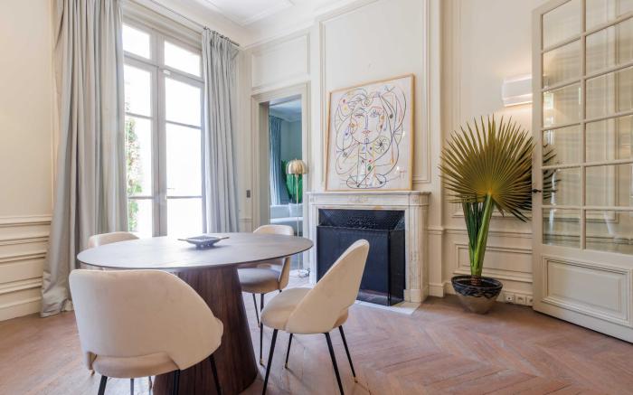Luxury Mansion with Garden in Heart of Neuilly