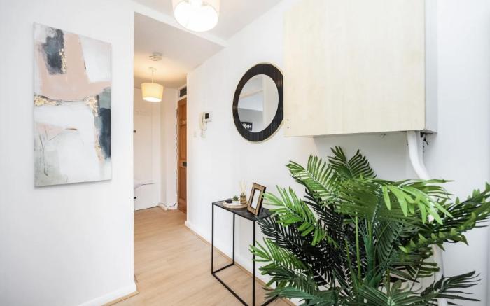 Cozy 2 Bedroom Apartment in London