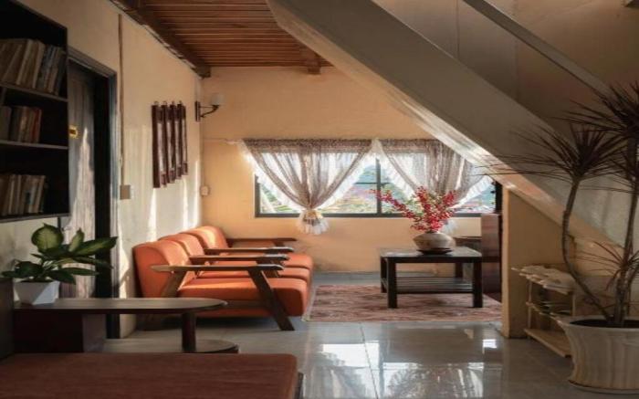 Hạ Hoàng Hôn House & Coffee