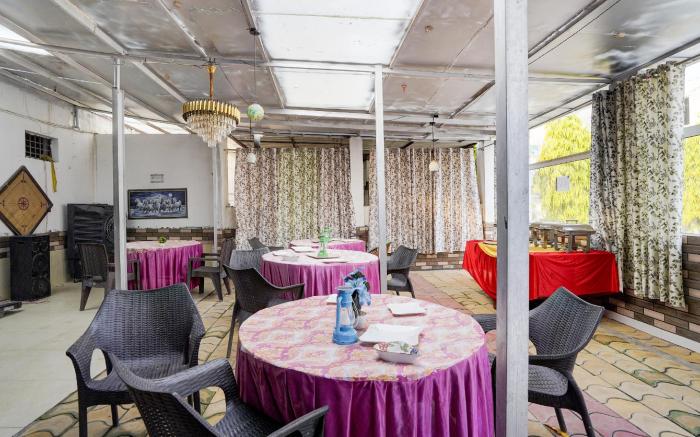 Hotel O R B Farms