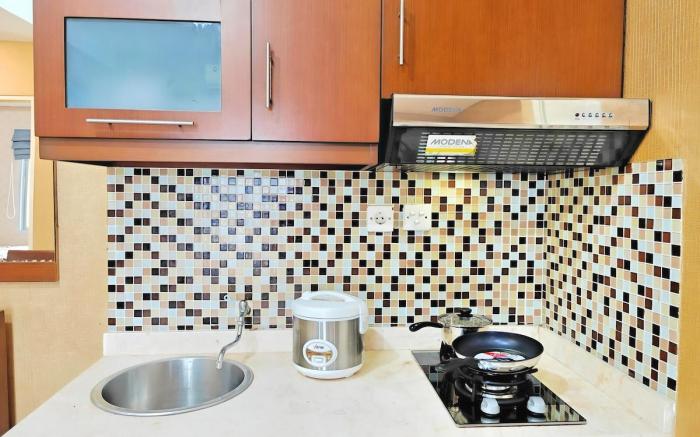 Strategic 2BR Thamrin Apt w/ Pool & Gym