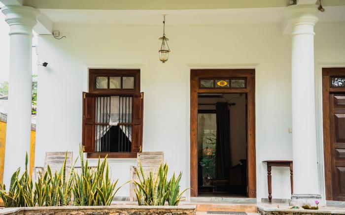 Hide Inn Unawatuna