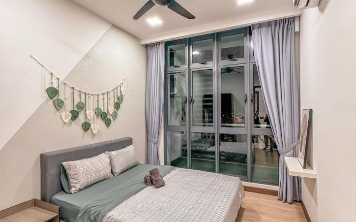 Starry x 1 Bedroom + Bathroom  *Netflix