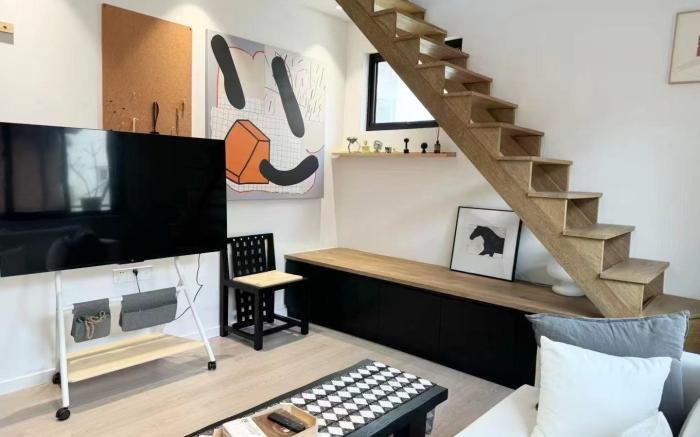 老上海风情｜愚园路旁•武夷路法租界复式洋房 | 地铁2/3/4号线中山公园商圈，静安寺，东方明珠外滩