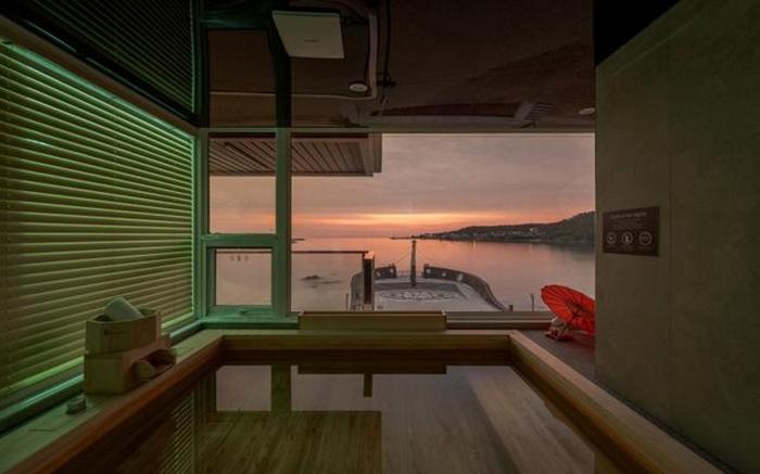 Moon bay pool villa
