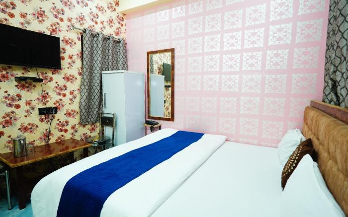 Tejas paying guest house & Restaurant