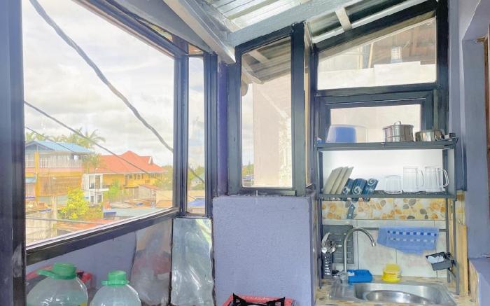 Affordable Room Near Starbucks (No Parking)- Aqua