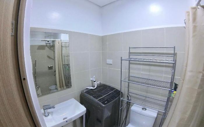 Modern Makati Hideout  1BR w/ City Views
