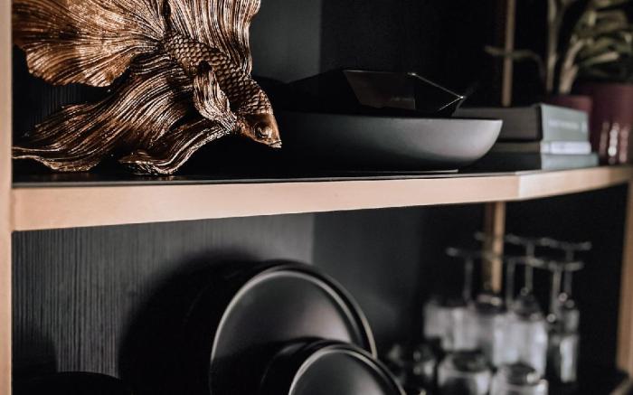 Tiny 'Lagoon' Escape – Soft, Serene, Central!