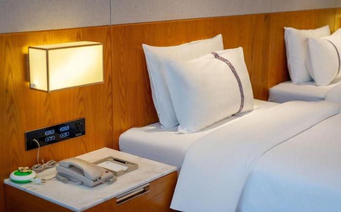 Yunwei Home Hotel Aerospace City Central Plaza East Chang'an Street Metro Station