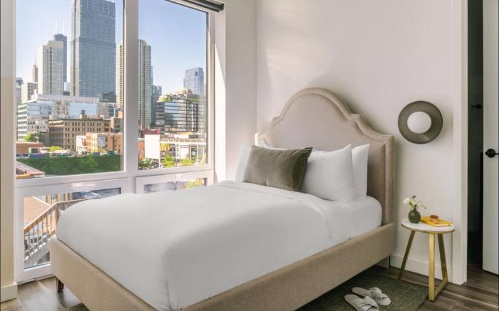 Sonder The Opal Apartments River North
