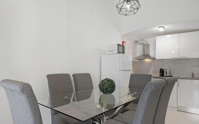 Pool Side Villa Sereno