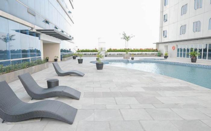 Minimalist Studio The Square Surabaya By Travelio