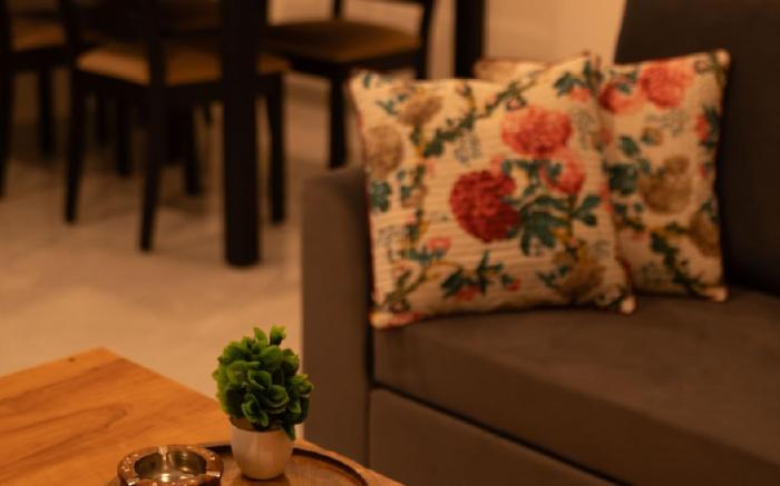 Vibrant, Elegant 2bhk Apt nr BKC