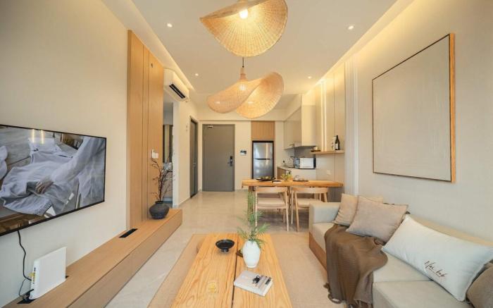 Sunlit Serenity l Retreat Awash in Morning Warmth