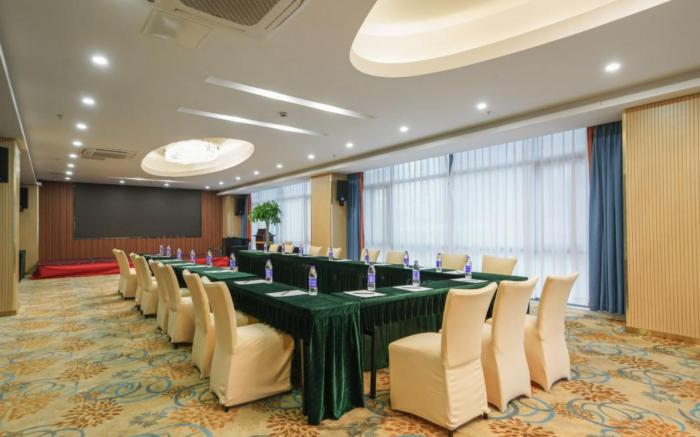 Fortune Zhixuan Hotel (Shanghai Hongkou Football Stadium)